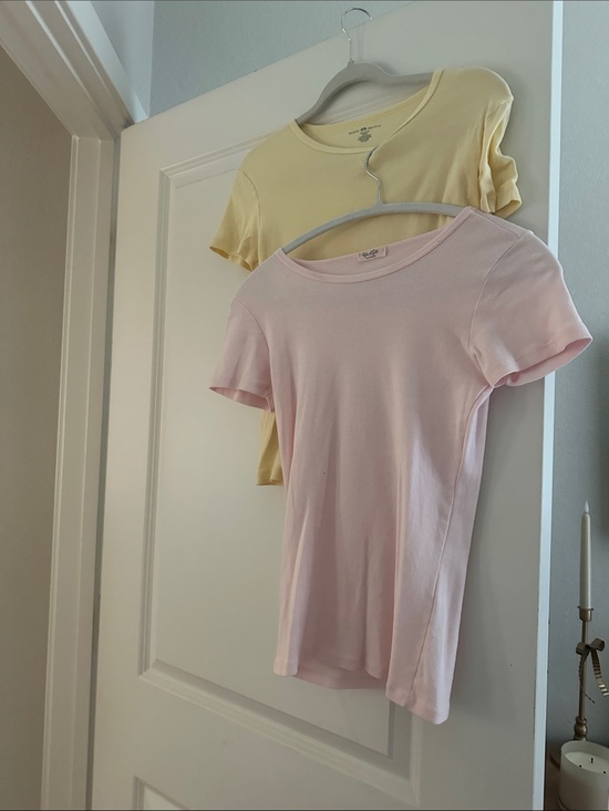 Brandy Melville Tops - Brandy Melville Short Sleeve Crewneck Tee in Pale Pink & Light Yellow
